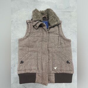 American eagle women’s winter vest